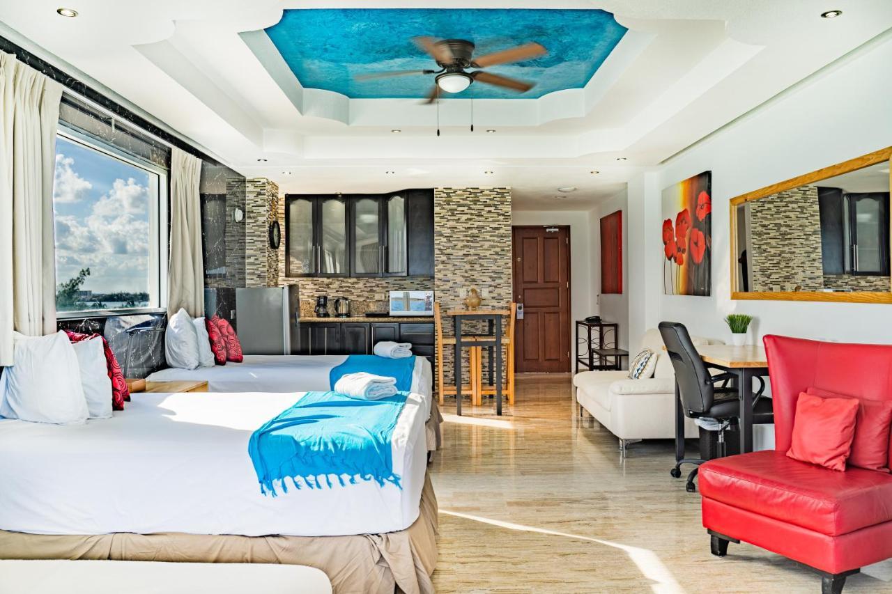 Paradise Beachfront & Nightlife Heart Κανκούν Εξωτερικό φωτογραφία