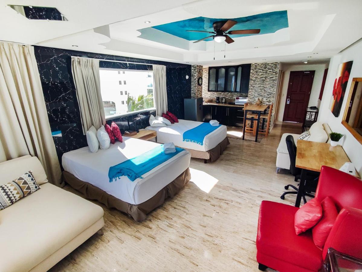 Paradise Beachfront & Nightlife Heart Κανκούν Εξωτερικό φωτογραφία