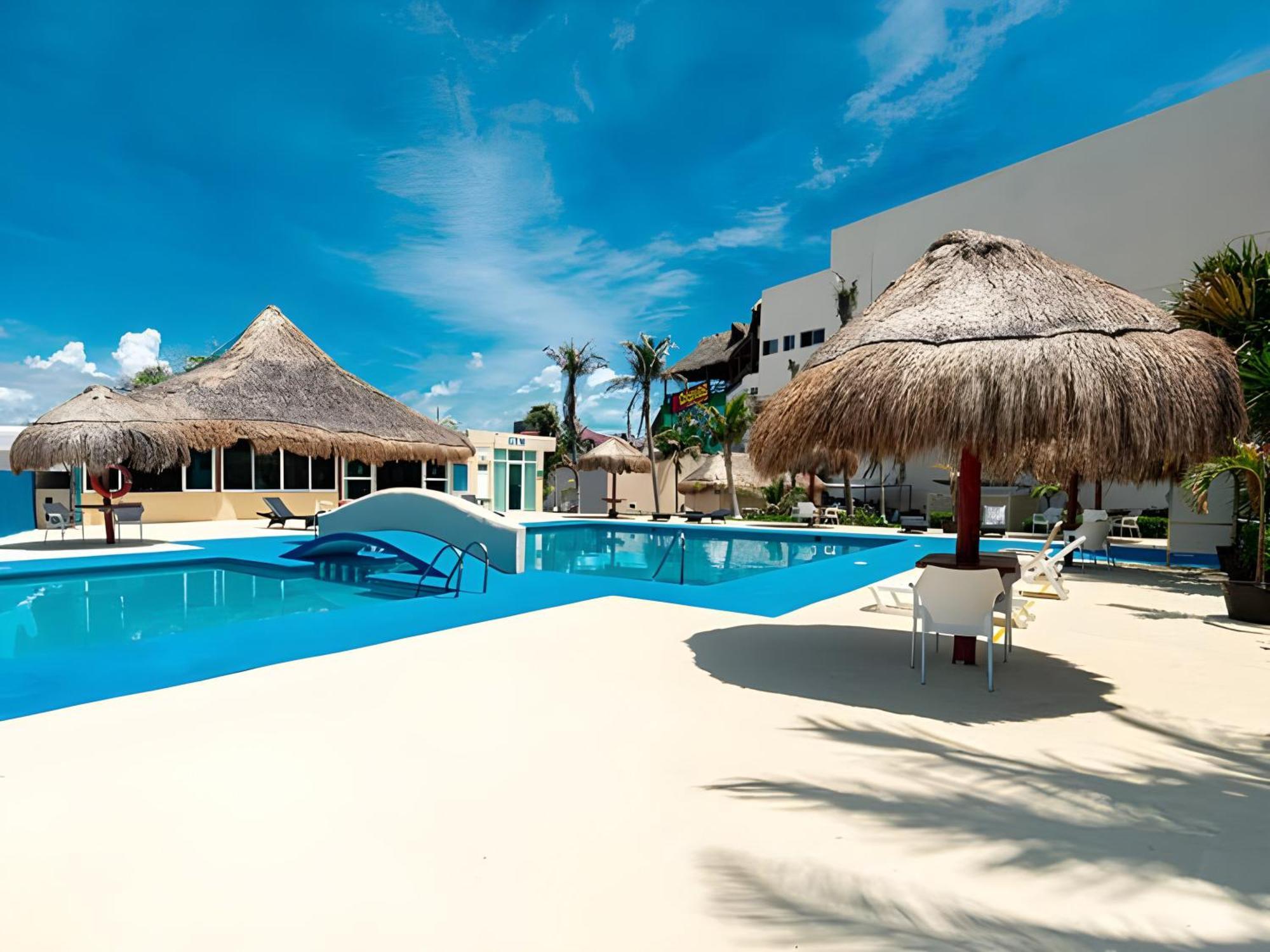 Paradise Beachfront & Nightlife Heart Κανκούν Εξωτερικό φωτογραφία